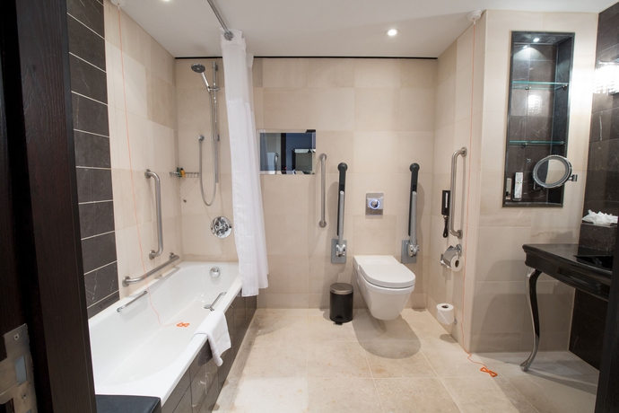 Imagen de la habitación del Hotel Hilton London Syon Park. Foto 9