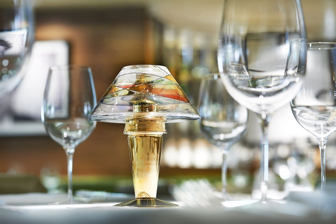 Imagen del bar/restaurante del Hotel Hilton London Syon Park. Foto 5