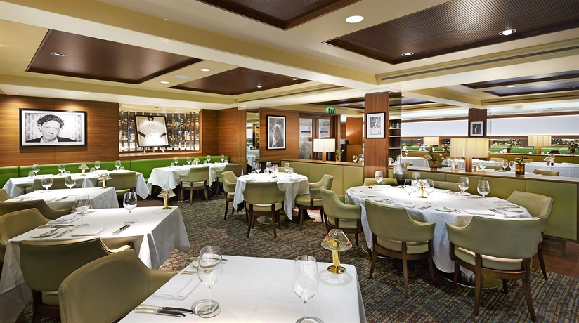 Imagen del bar/restaurante del Hotel Hilton London Syon Park. Foto 7