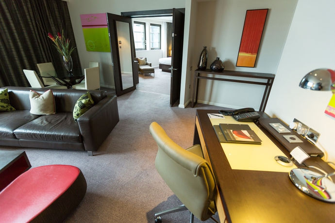 Imagen de los interiores del Hotel Hilton London Tower Bridge. Foto 12