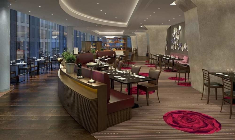 Imagen del bar/restaurante del Hotel Hilton London Wembley. Foto 5