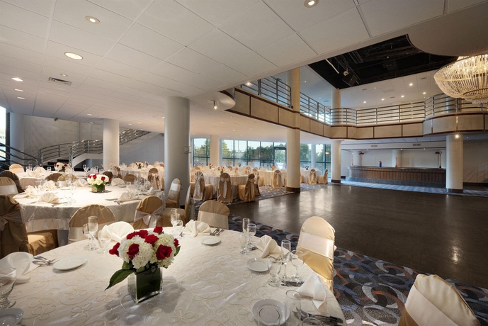 Imagen de los interiores del Hotel Hilton Long Island/huntington. Foto 10