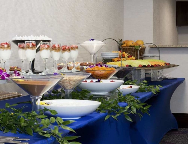 Imagen del bar/restaurante del Hotel Hilton Long Island/huntington. Foto 3