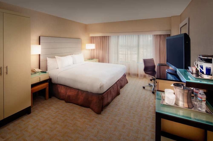 Imagen de la habitación del Hotel Hilton Los Angeles Airport. Foto 6
