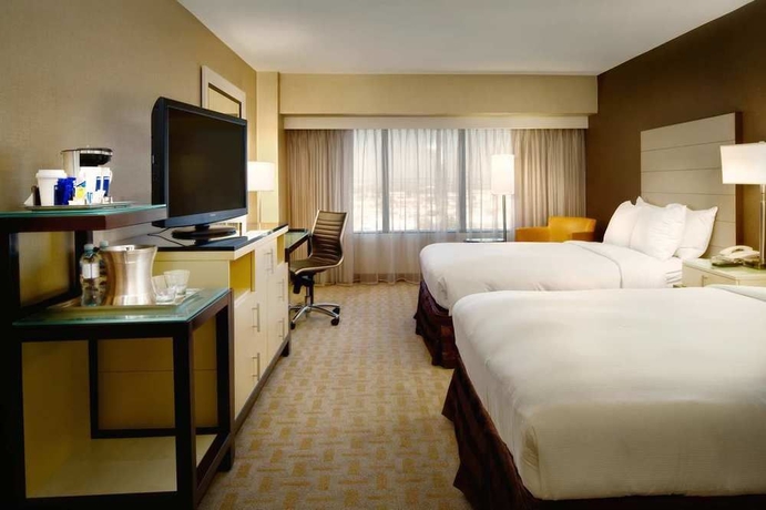 Imagen de la habitación del Hotel Hilton Los Angeles Airport. Foto 8