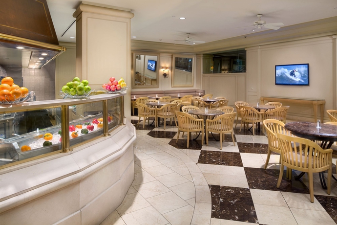 Imagen del bar/restaurante del Hotel Hilton Los Angeles Airport. Foto 3