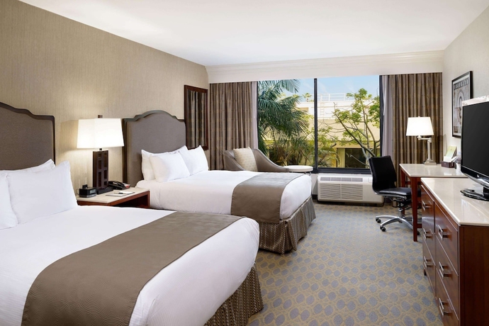 Imagen de la habitación del Hotel Hilton Los Angeles Culver City. Foto 9