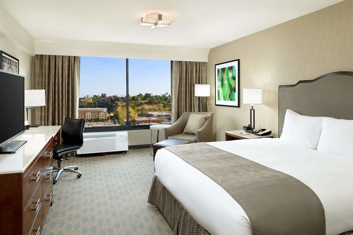 Imagen de la habitación del Hotel Hilton Los Angeles Culver City. Foto 10