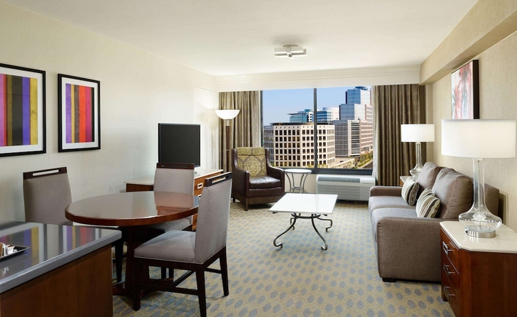 Imagen de la habitación del Hotel Hilton Los Angeles Culver City. Foto 11