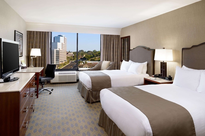 Imagen de la habitación del Hotel Hilton Los Angeles Culver City. Foto 15