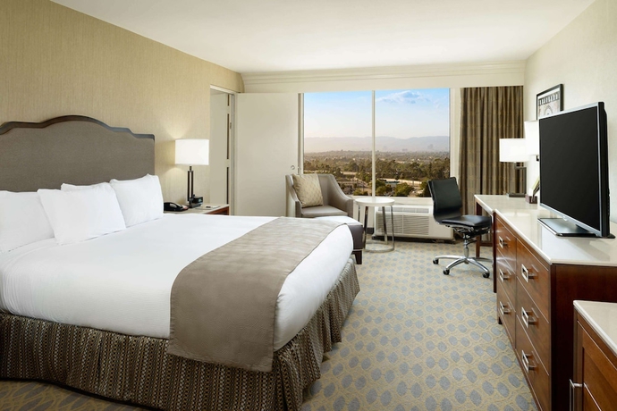 Imagen de la habitación del Hotel Hilton Los Angeles Culver City. Foto 17