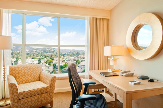 Imagen de la habitación del Hotel Hilton Los Angeles North-Glendale & Executive Meeting Center. Foto 5