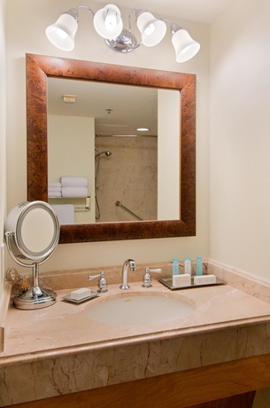 Imagen de la habitación del Hotel Hilton Los Angeles North-Glendale & Executive Meeting Center. Foto 7