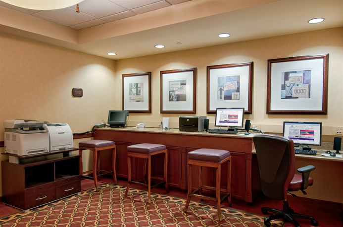 Imagen de los interiores del Hotel Hilton Los Angeles North-Glendale & Executive Meeting Center. Foto 15