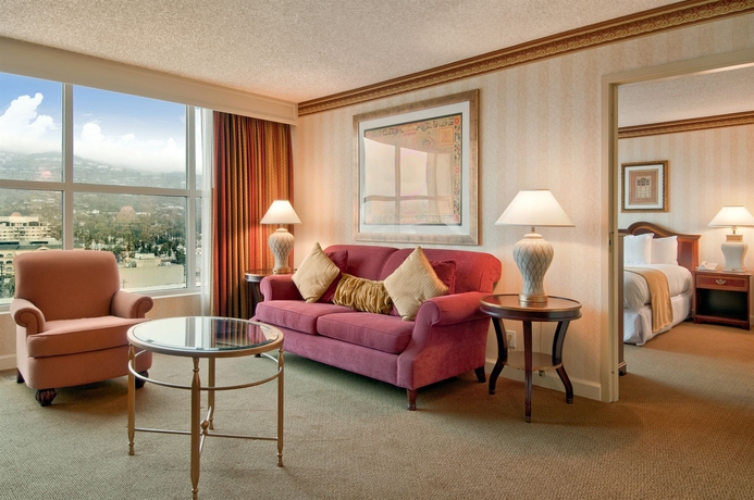 Imagen de los interiores del Hotel Hilton Los Angeles North-Glendale & Executive Meeting Center. Foto 16