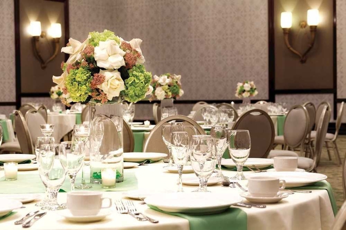 Imagen de los interiores del Hotel Hilton Los Angeles/San Gabriel. Foto 13