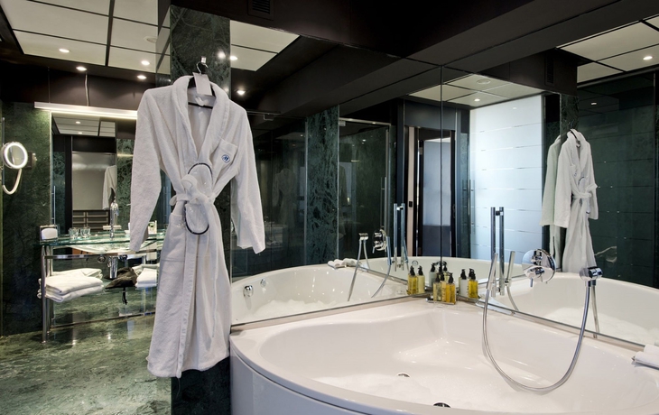 Imagen de la habitación del Hotel Hilton Madrid Airport. Foto 7