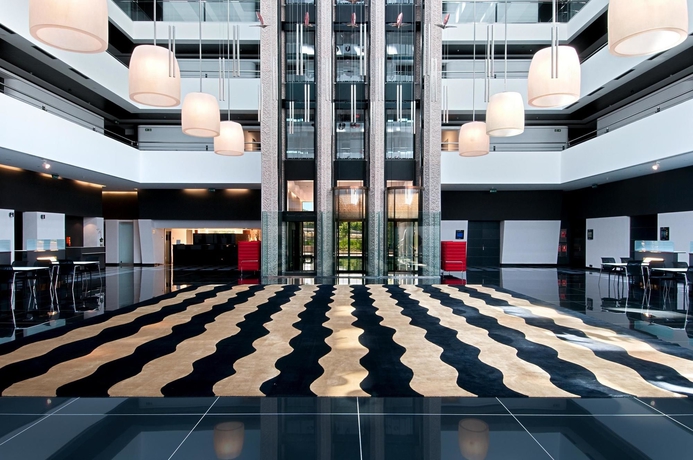 Imagen de los interiores del Hotel Hilton Madrid Airport. Foto 15