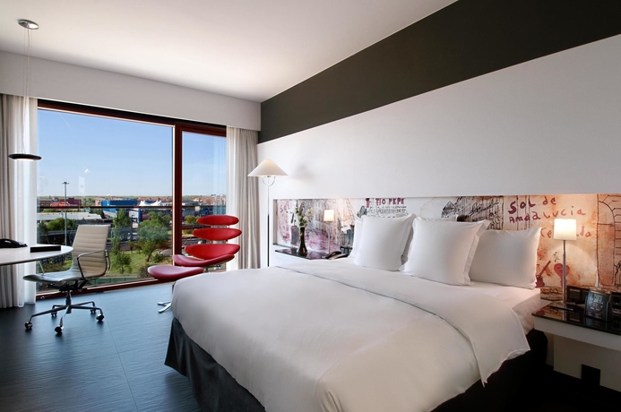 Imagen de la habitación del Hotel Hilton Madrid Airport. Foto 10