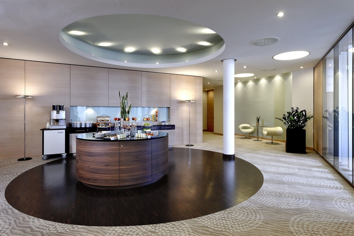 Imagen de los interiores del Hotel Hilton Mainz. Foto 19