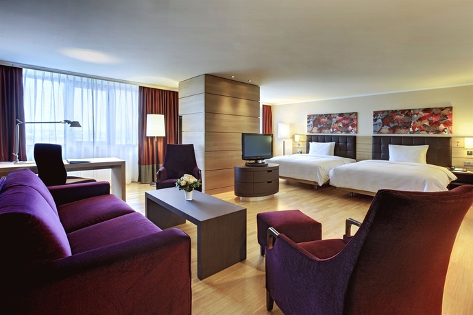 Imagen de la habitación del Hotel Hilton Mainz. Foto 16