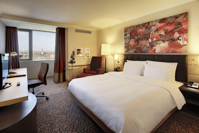 Imagen de la habitación del Hotel Hilton Mainz. Foto 18