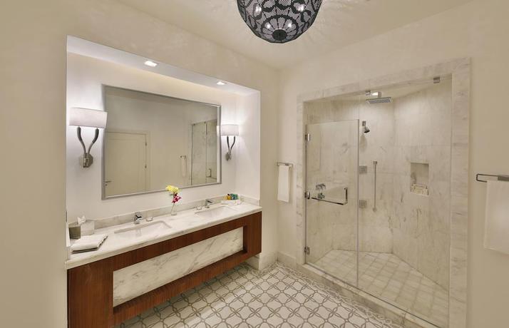 Imagen de la habitación del Hotel Hilton Makkah Convention. Foto 18