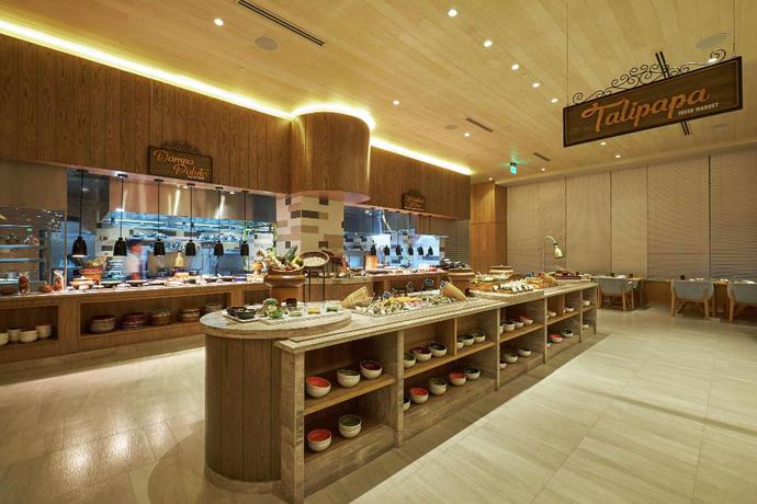 Imagen del bar/restaurante del Hotel Hilton Manila. Foto 2