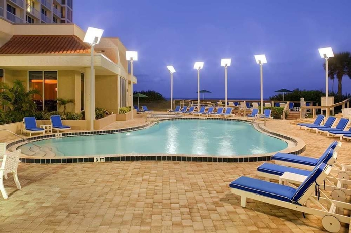 Imagen de la piscina del Hotel Hilton Melbourne Beach Oceanfront. Foto 12