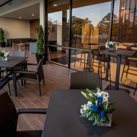 Imagen del bar/restaurante del Hotel Hilton Memphis. Foto 8