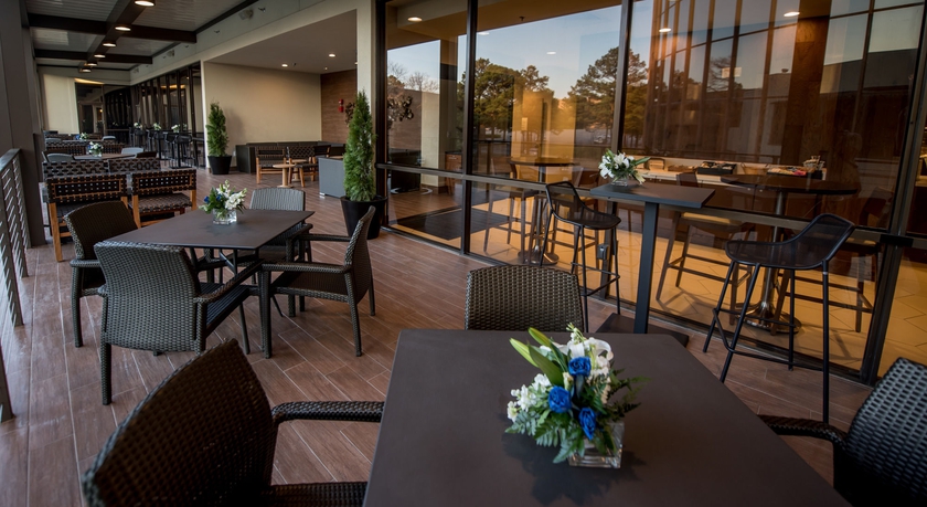 Imagen del bar/restaurante del Hotel Hilton Memphis. Foto 12