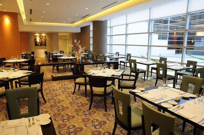 Imagen del bar/restaurante del Hotel Hilton Mendoza. Foto 3