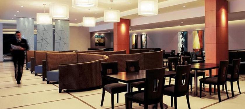 Imagen del bar/restaurante del Hotel Hilton Mendoza. Foto 4