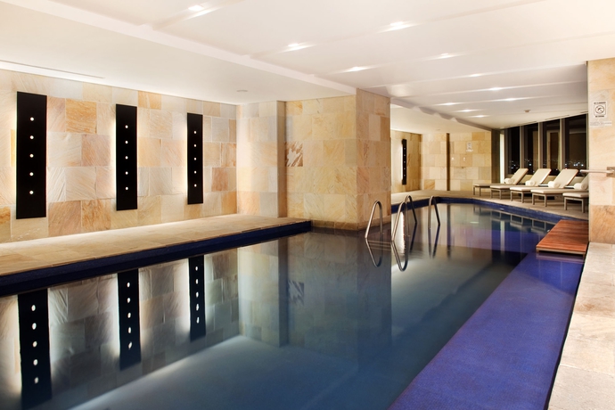 Imagen de la piscina del Hotel Hilton Mexico City Reforma. Foto 16