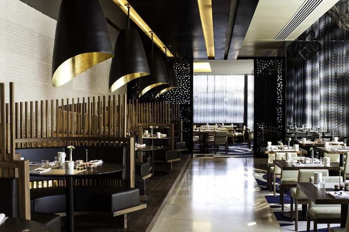 Imagen del bar/restaurante del Hotel Hilton Mexico City Santa Fe. Foto 4