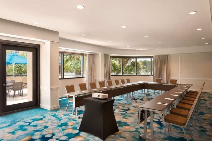 Imagen de los interiores del Hotel Hilton Miami Airport Blue Lagoon. Foto 8