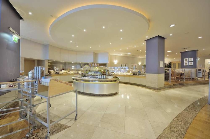 Imagen del bar/restaurante del Hotel Hilton Milan. Foto 6