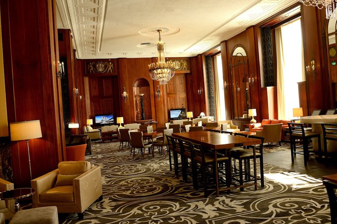 Imagen del bar/restaurante del Hotel Hilton Milwaukee City Center. Foto 3