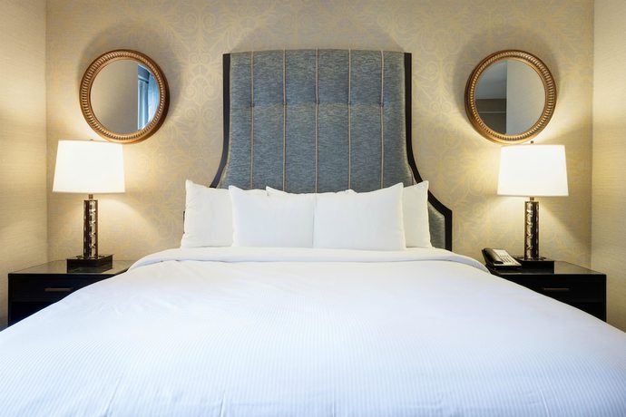 Imagen de la habitación del Hotel Hilton Milwaukee City Center. Foto 11