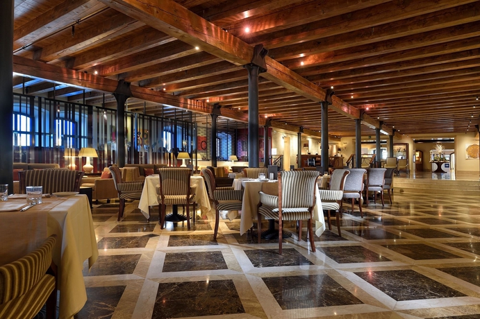 Imagen del bar/restaurante del Hotel Hilton Molino Stucky Venice. Foto 2