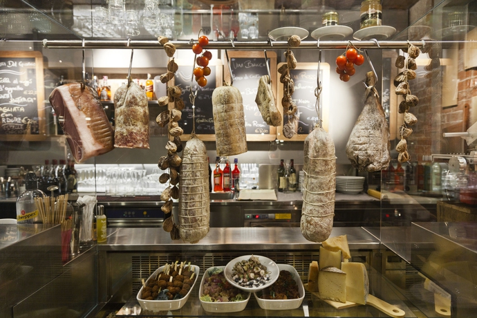 Imagen del bar/restaurante del Hotel Hilton Molino Stucky Venice. Foto 3