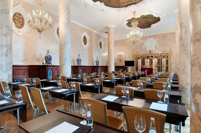 Imagen de los interiores del Hotel Hilton Moscow Leningradskaya. Foto 15