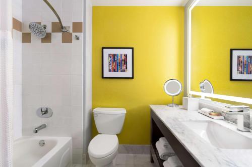 Imagen de la habitación del Hotel Hilton Motif Seattle. Foto 16