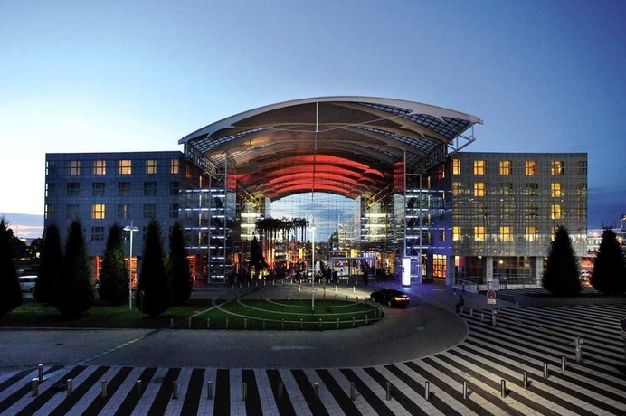 Imagen de los exteriores del Hotel Hilton Munich Airport. Foto 9