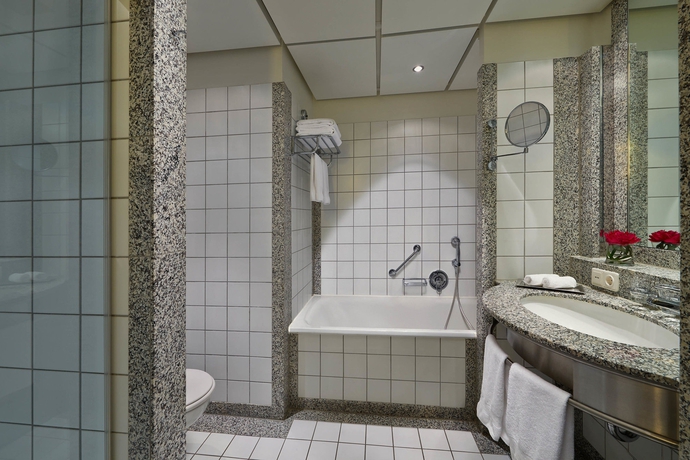 Imagen de la habitación del Hotel Hilton Munich Airport. Foto 4
