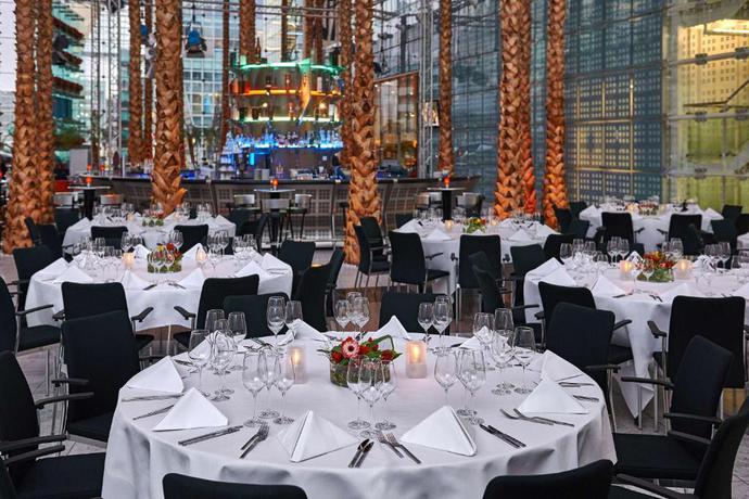 Imagen del bar/restaurante del Hotel Hilton Munich Airport. Foto 5