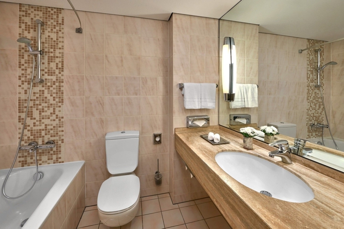 Imagen de la habitación del Hotel Hilton Munich City. Foto 13