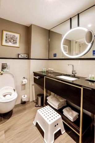 Imagen de la habitación del Hotel Hilton Munich City. Foto 8