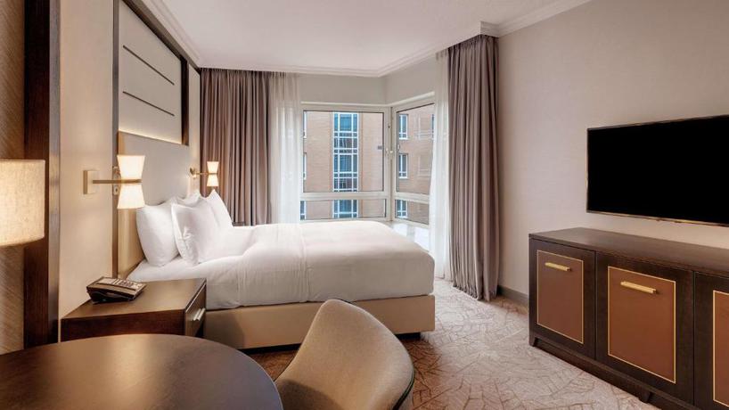Imagen de la habitación del Hotel Hilton Munich City. Foto 9