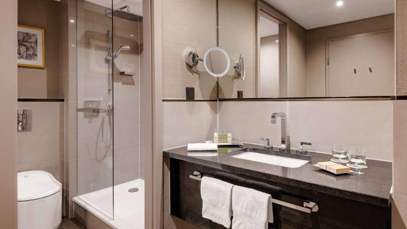 Imagen de la habitación del Hotel Hilton Munich City. Foto 14